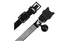 Guler de pisică breakaway de lux negru cu cristale, ajustabil și ușor pentru confort, cu clopoțel negru atașat.