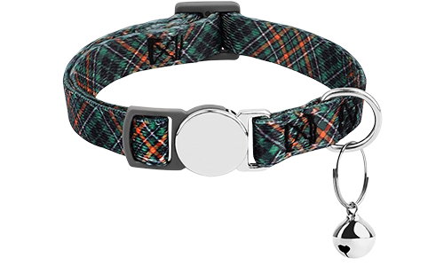 Guler de pisică breakaway cu model tartan și cataramă metalică, ajustabil și ușor pentru confort, cu clopoțel mic.