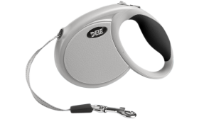 Lesă retractabilă pentru câine gri cu mâner ergonomic negru, grip moale, cu clip metalic pentru fixare sigură.